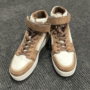 Zara High Top Sneaker.. it is very good condition